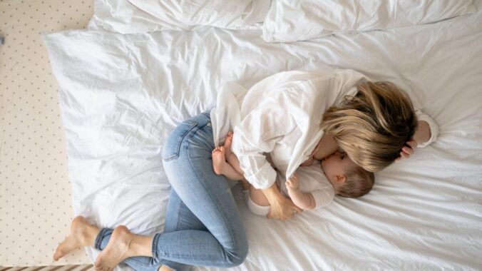 Breastfeeding mother and baby, photo by Monica Turlui