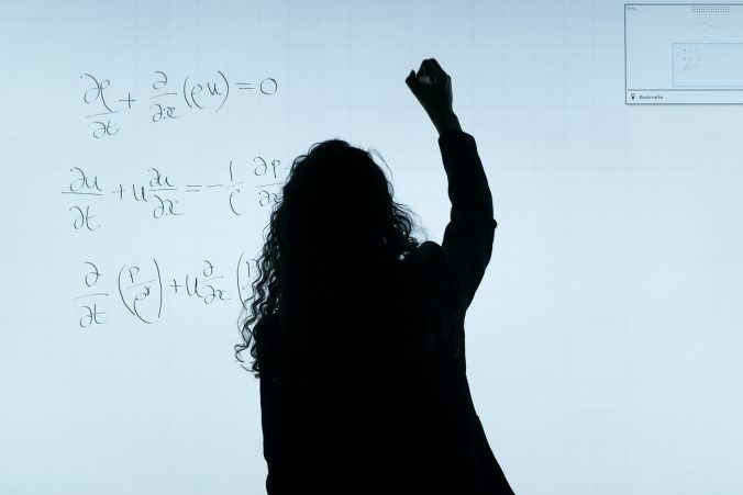 Woman teaching, photo by ThisIsEngineering on Pexels
